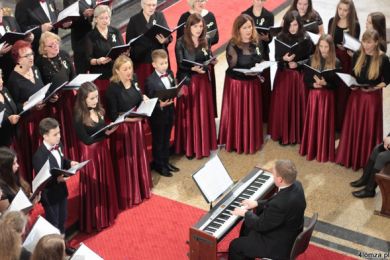 koncert-papieski-i-artystyczny-jubileusz